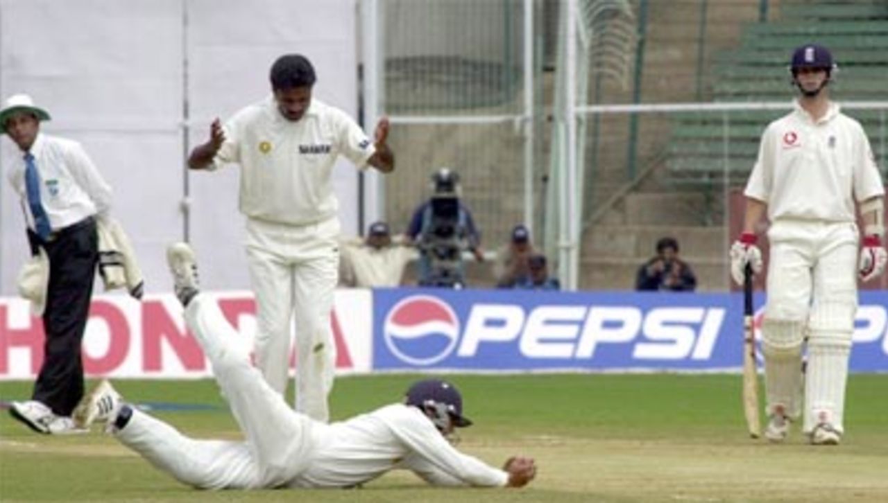 India v England, 3rd Test match, Day Two, M Chinnaswamy Stadium, Bangalore, 19-23 Dec 2001