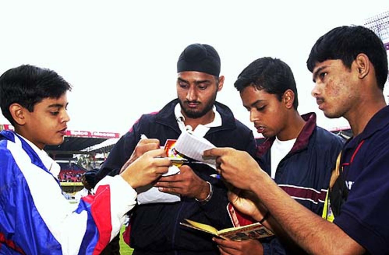 India v England, 3rd Test match, Bangalore, 19-23 December 2001