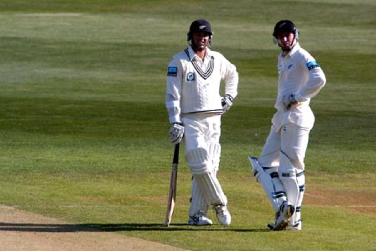 New Zealand batsmen Mark Richardson (left) and Matt Horne talk between overs during their partnership of 72 not out on the first day. 2nd Test: New Zealand v Bangladesh at Basin Reserve, Wellington, 26-30 Dec 2001 (26 December 2001).