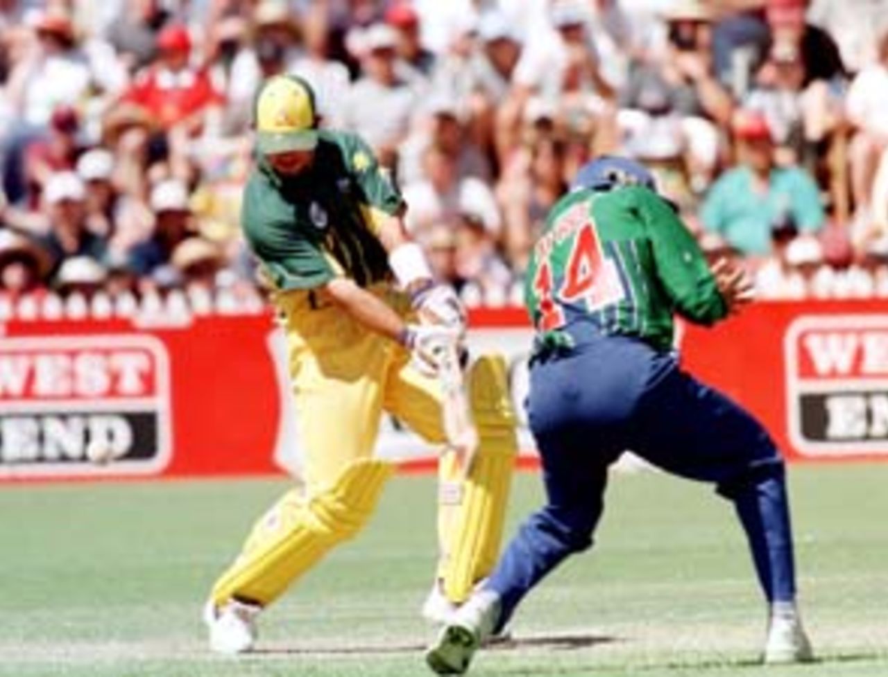 Australia v Pakistan, Carlton and United Series, match 13, 15 December 1996, Adelaide