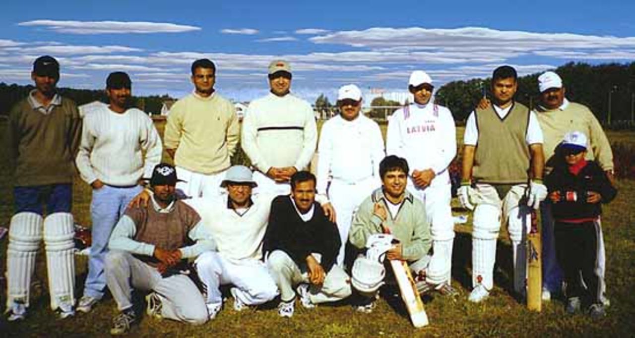 The LCC team prior to their match against EKK in Tallin (Estonia), September 2002