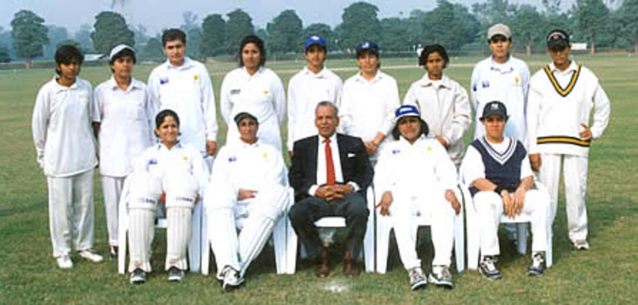Former Pakistan cricketer Imtiaz Ahmed with the Punjab Whites team and PWCA Officials, NQWCT-2000, 20-25 Nov 2000, Race Course Park, Lahore