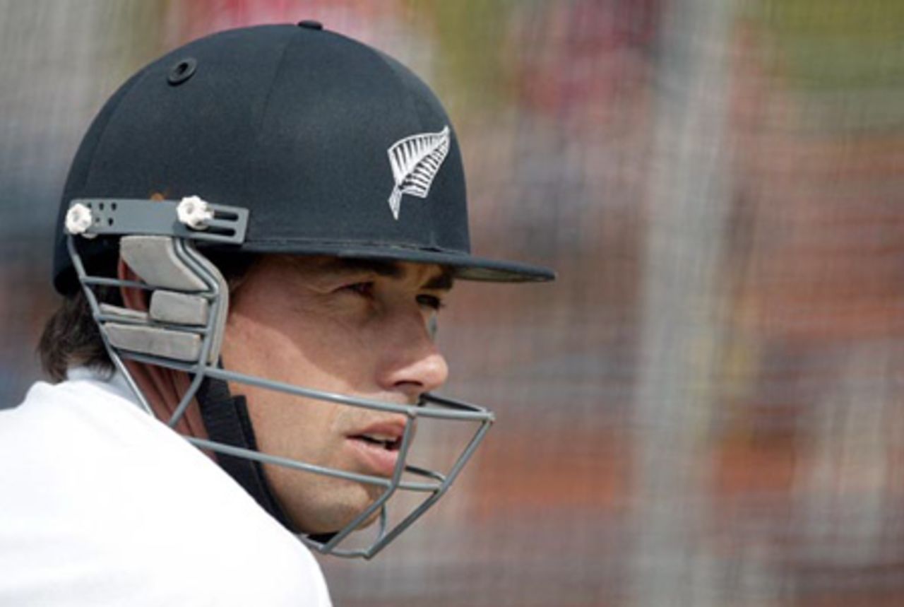 New Zealand batsman Stephen Fleming batting in the nets at the Basin Reserve, Wellington. 11 December 2002.