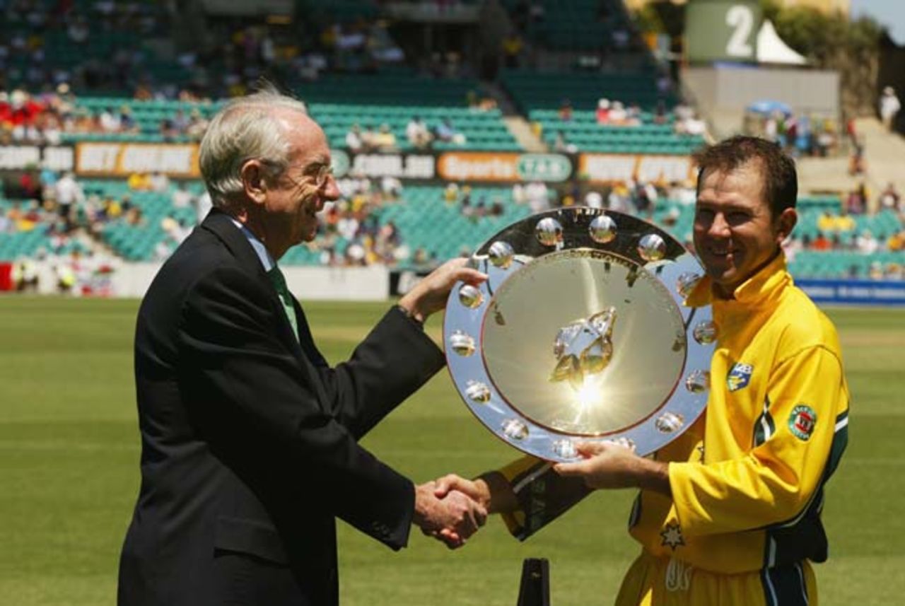 Malcolm Gray presenting the ICC ODI Championship Shield to Ricky Ponting