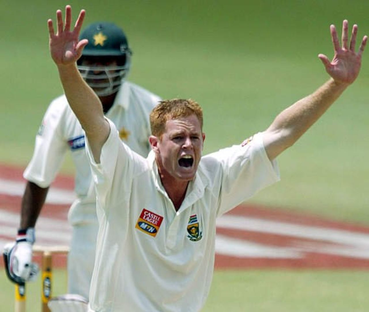 Shaun Pollock appeals for the wicket of Saleem Elahi during the first Test v Pakistan in Durban, 28 Dec 2002