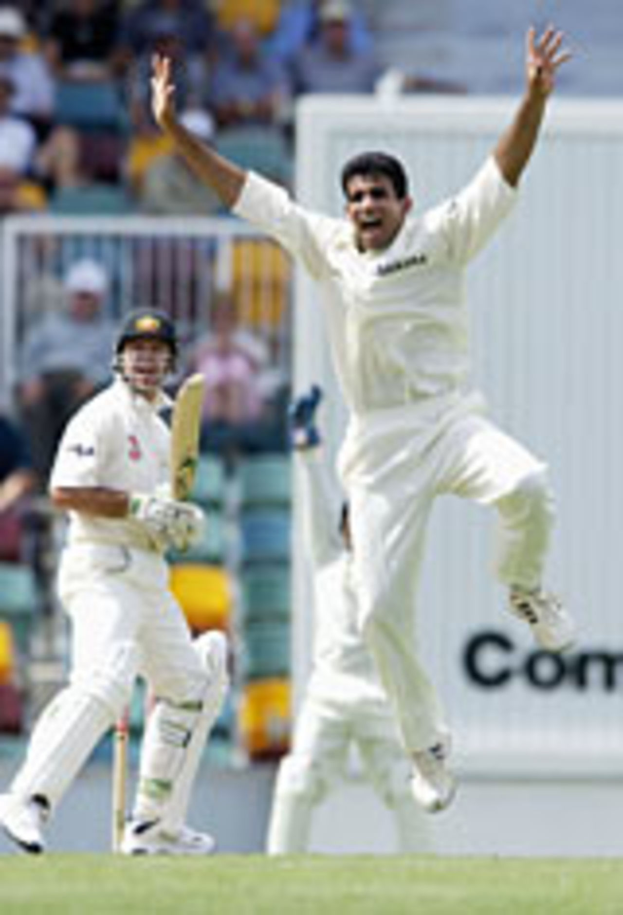 Zaheer Khan appeals - unsuccessfully - against Ricky Ponting , Australia v India, Brisbane, 1st Test, December 4 2003