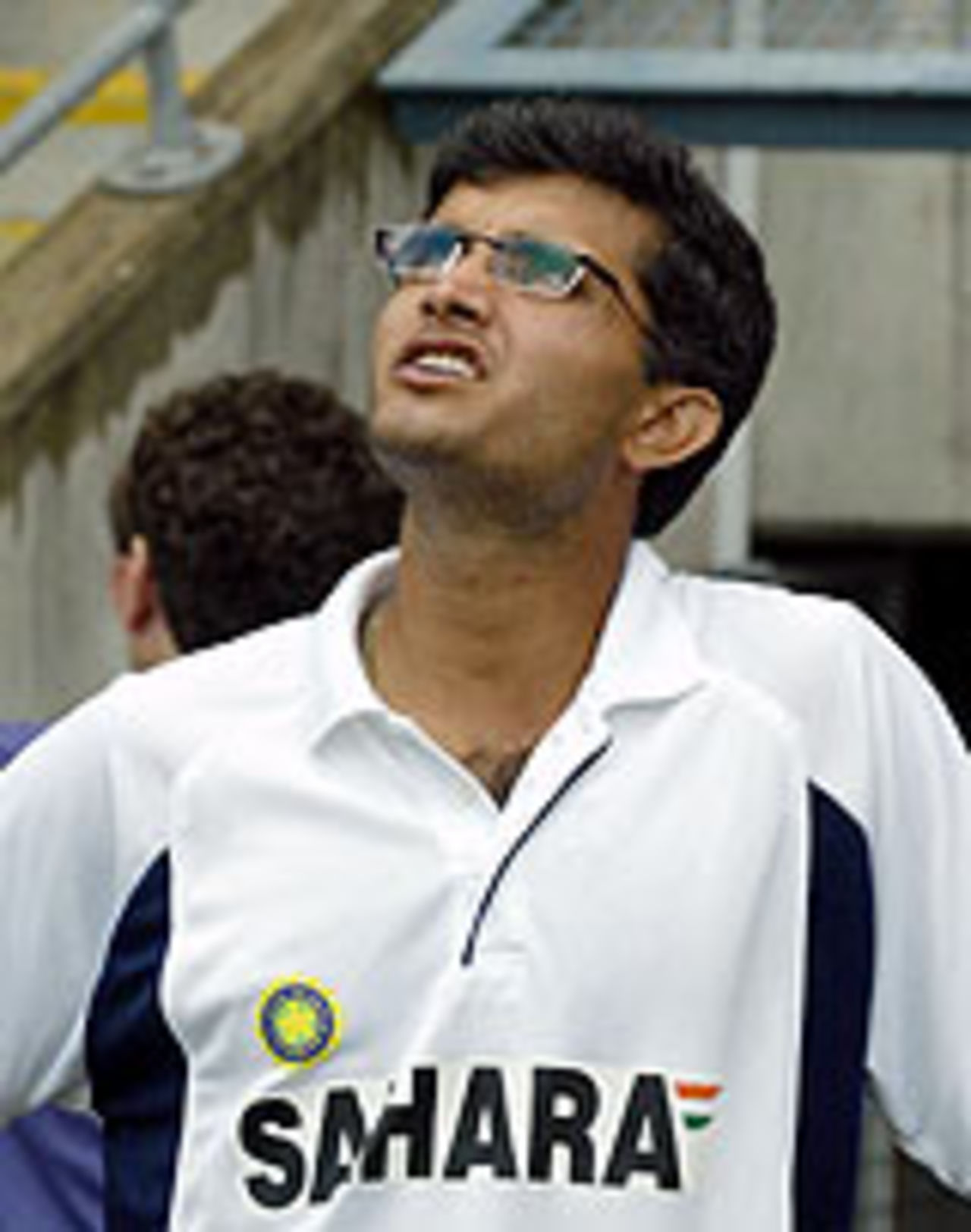 Sourav Ganguly contemplates the sky, Australia v India, 1st Test, Brisbane, 2nd day, December 5, 2003