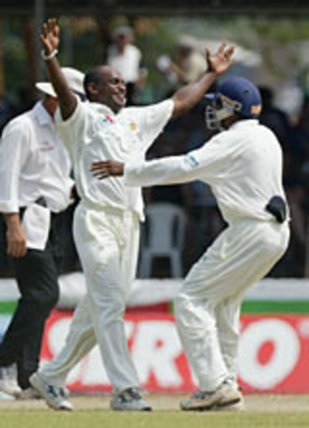 Sanath Jayasuriya celebrates taking the wicket of Marcus Trescothick , Sri Lanka v England, 1st Test, Galle, December 6, 2003