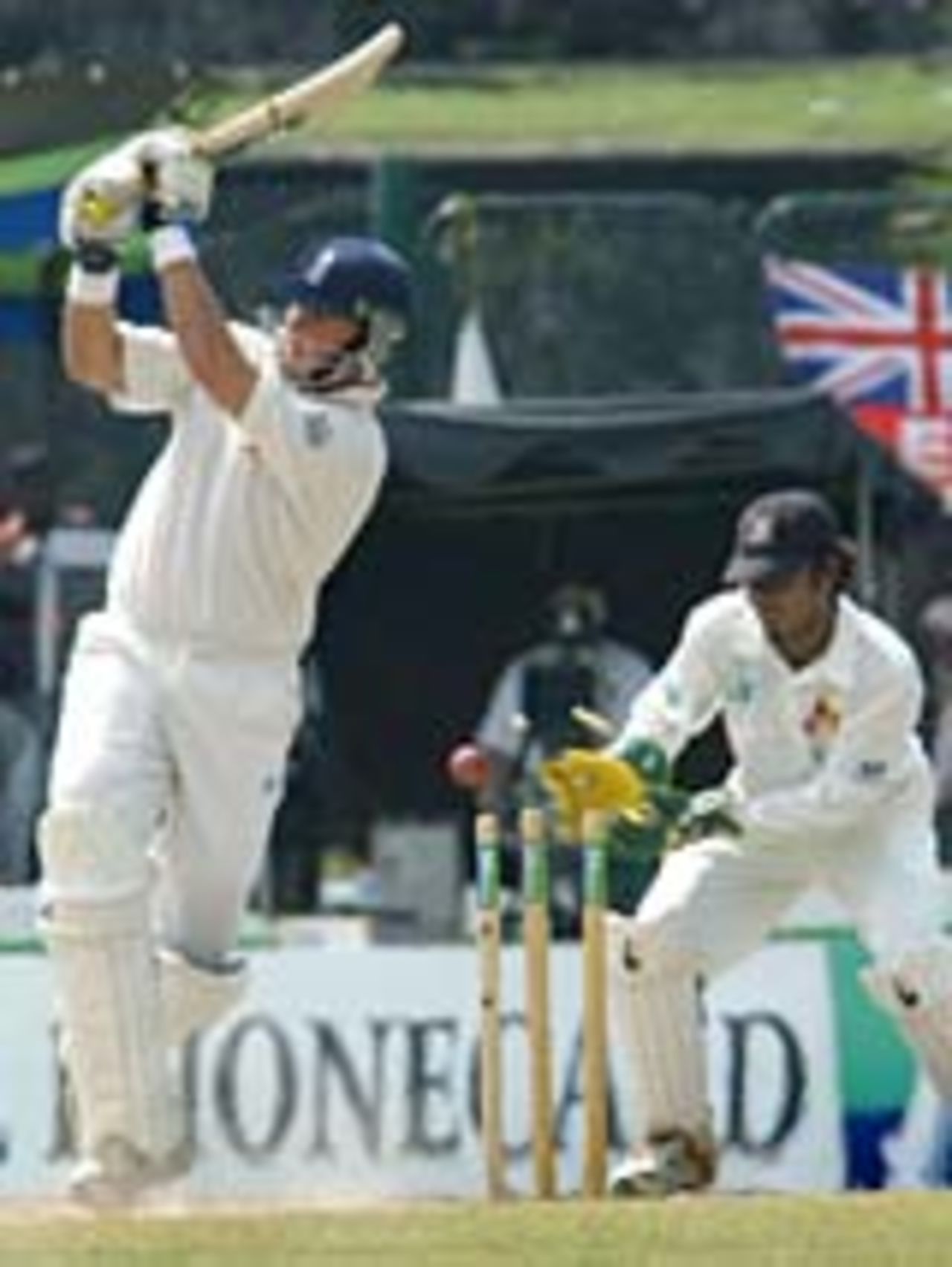 Marcus Trescothick bowled by Sanath Jayasuriya , Sri Lanka v England, 1st Test, Galle, December 6, 2003