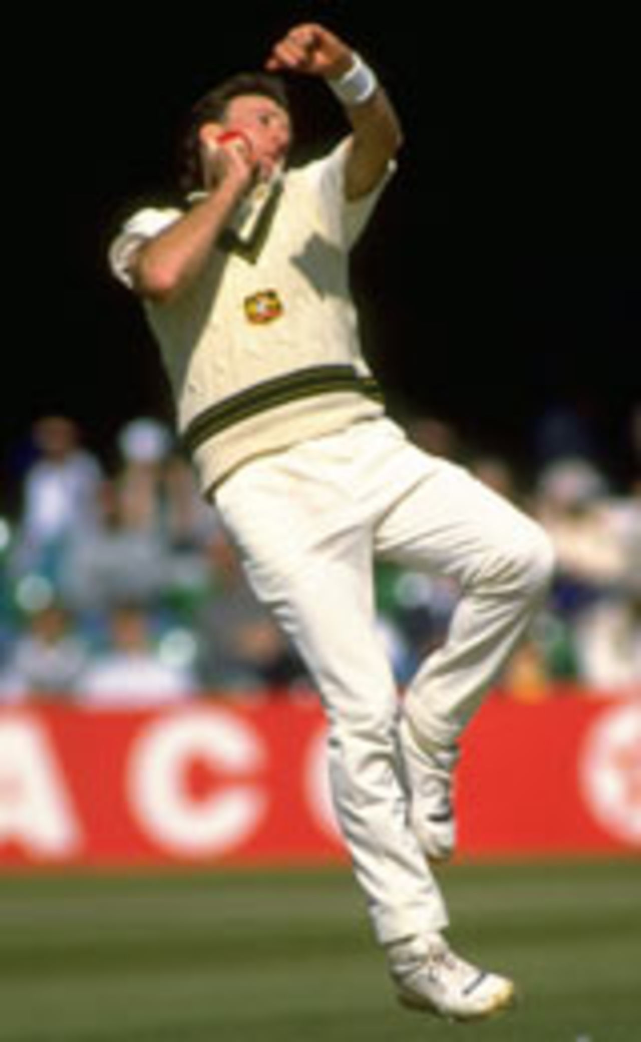 Geoff Lawson in delivery stride in a tour match, Worcestershire v Australians, May 1, 1989