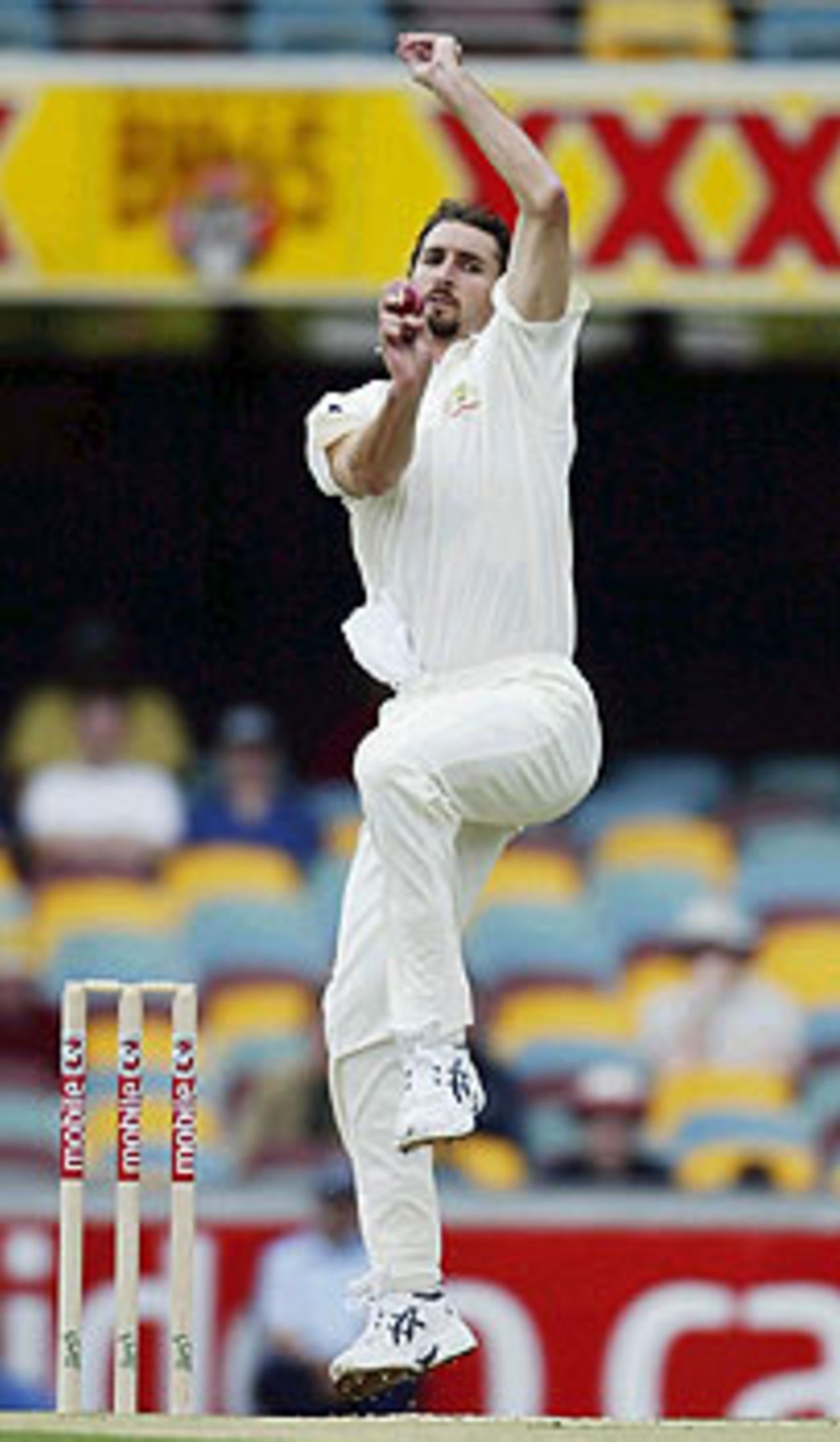 Who needs McGrath? Jason Gillespie about to let it rip, Australia v India, 1st Test, Brisbane, 3rd day, December 6, 2003