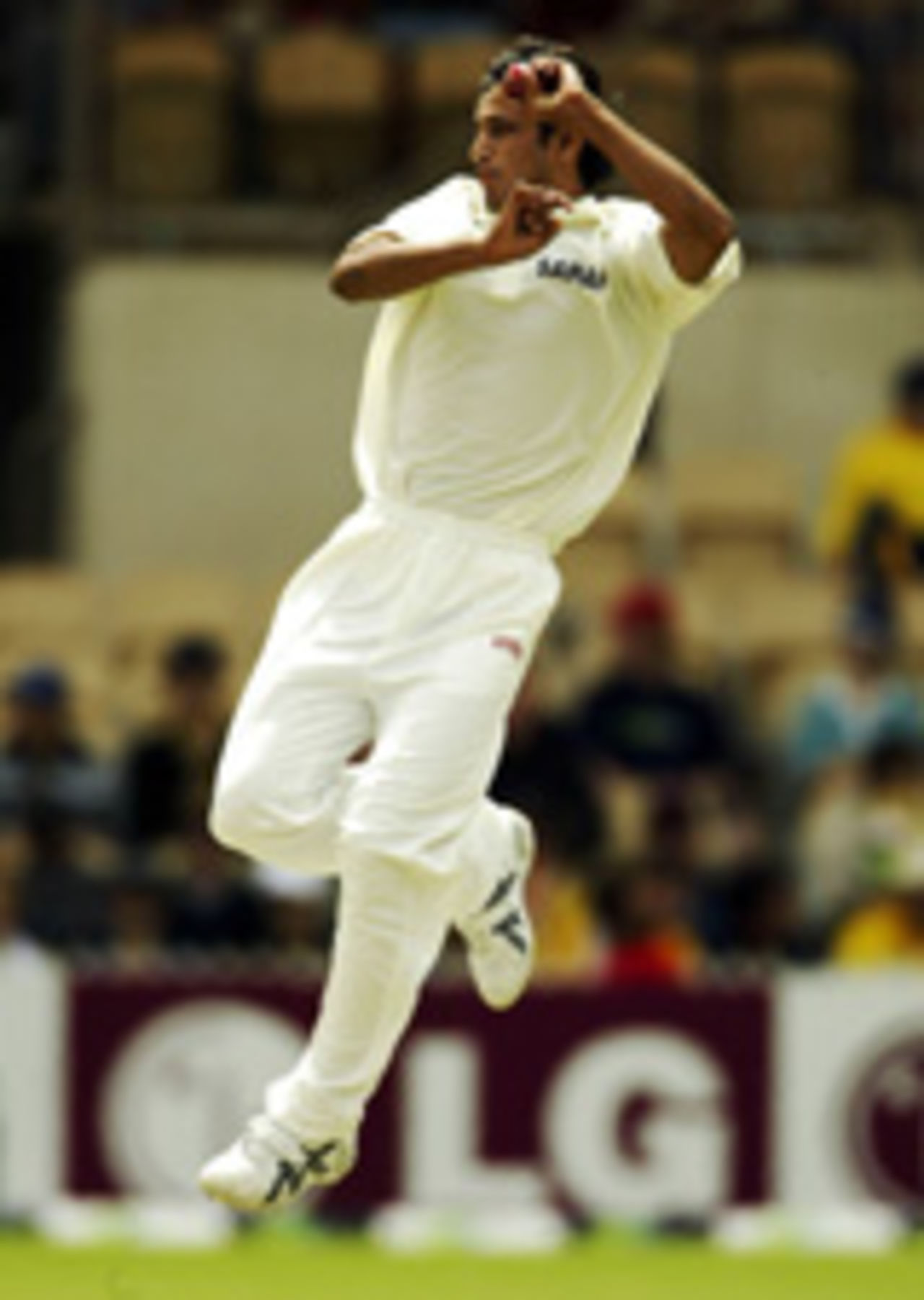 Irfan Pathan in action, Australia v India, 2nd Test, Adelaide, 12 december, 2003