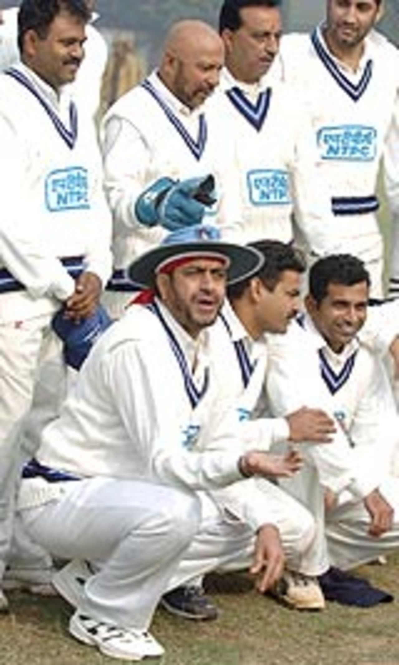 Indian Veterans pose before a match against Pakistan veterans, Indian Veterans v Pakistan Veterans, December 21, 2003