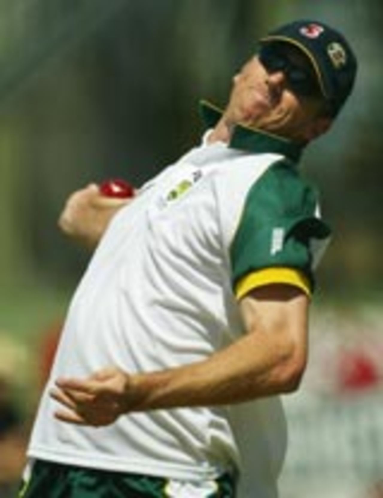 Glenn McGrath bowling in the nets, Perth, October 4, 2003