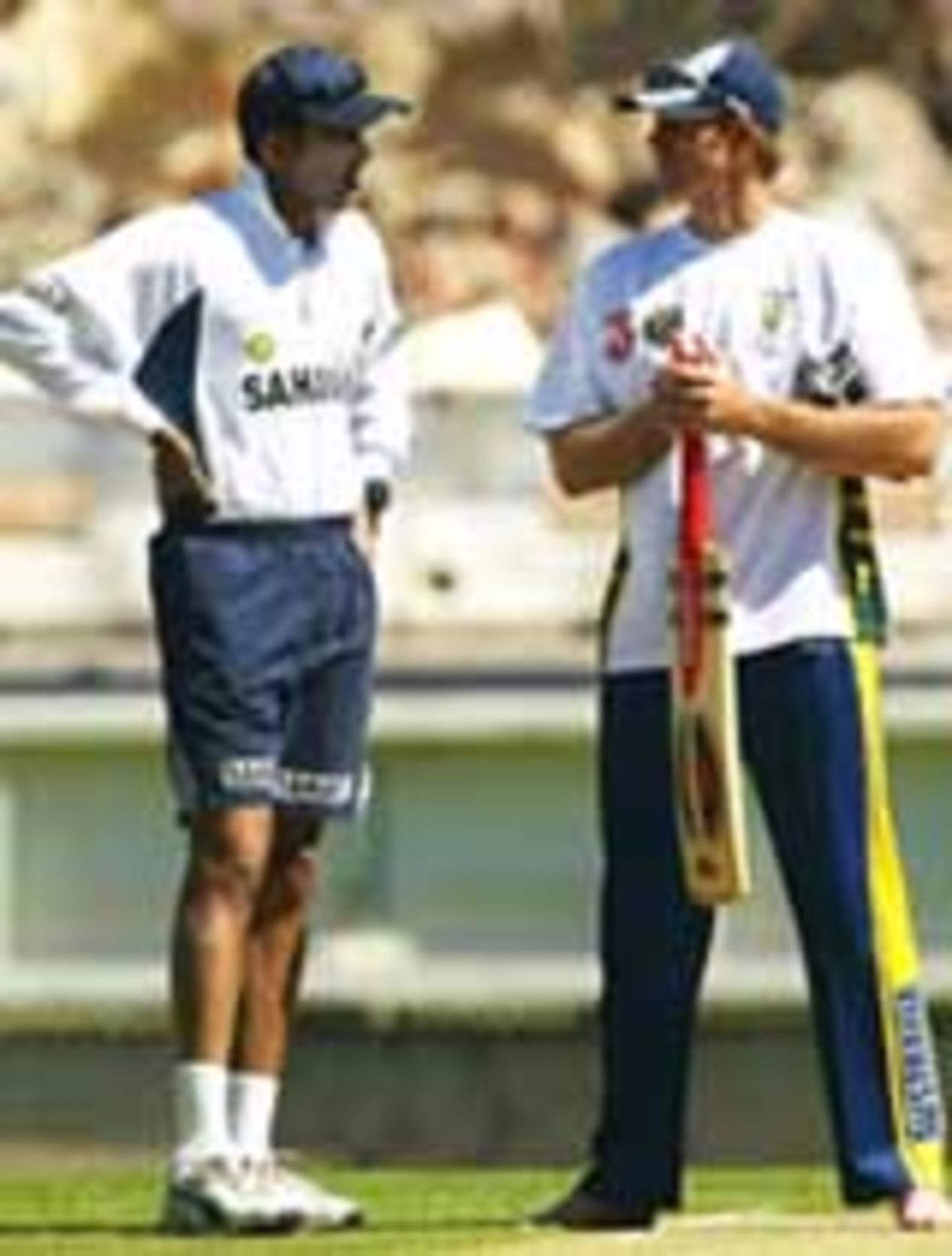 Matthew Hayden and Anil Kumble chat, Melbourne, December 25, 2003