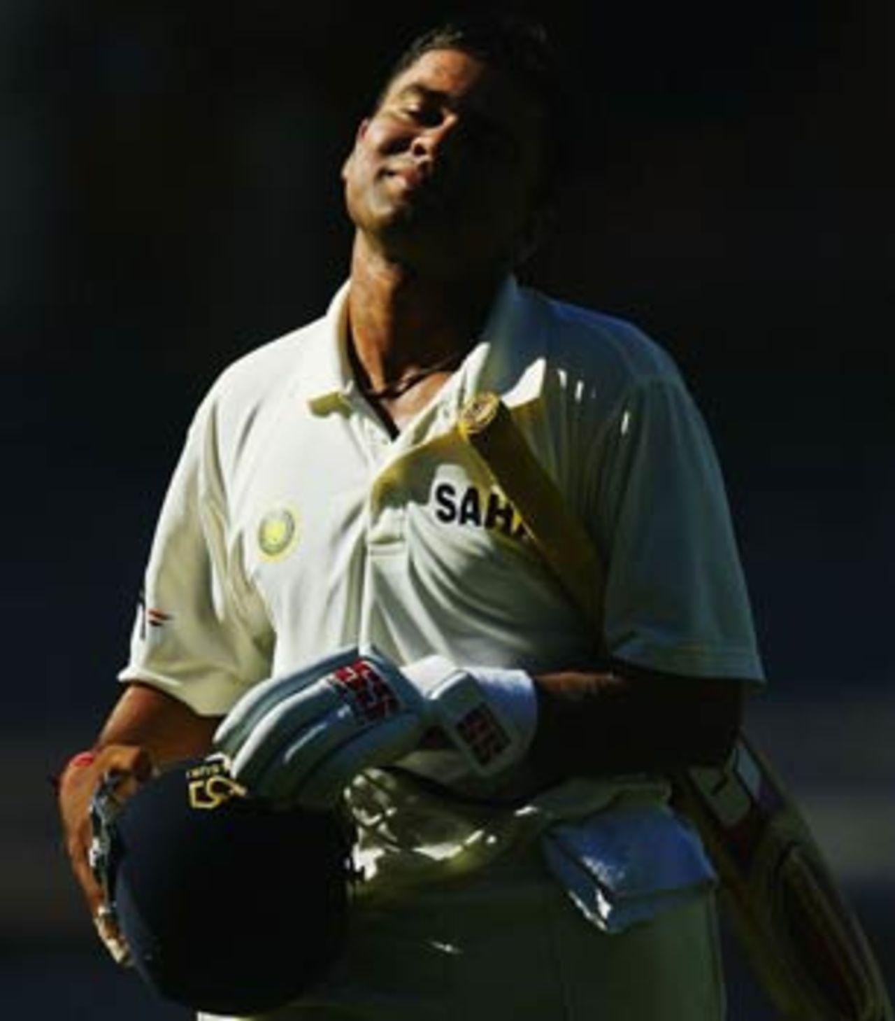 Akash Chopra clearly thinks he didn't nick the ball, Australia v India, 3rd Test, Melbourne, 3rd day, December 28, 2003