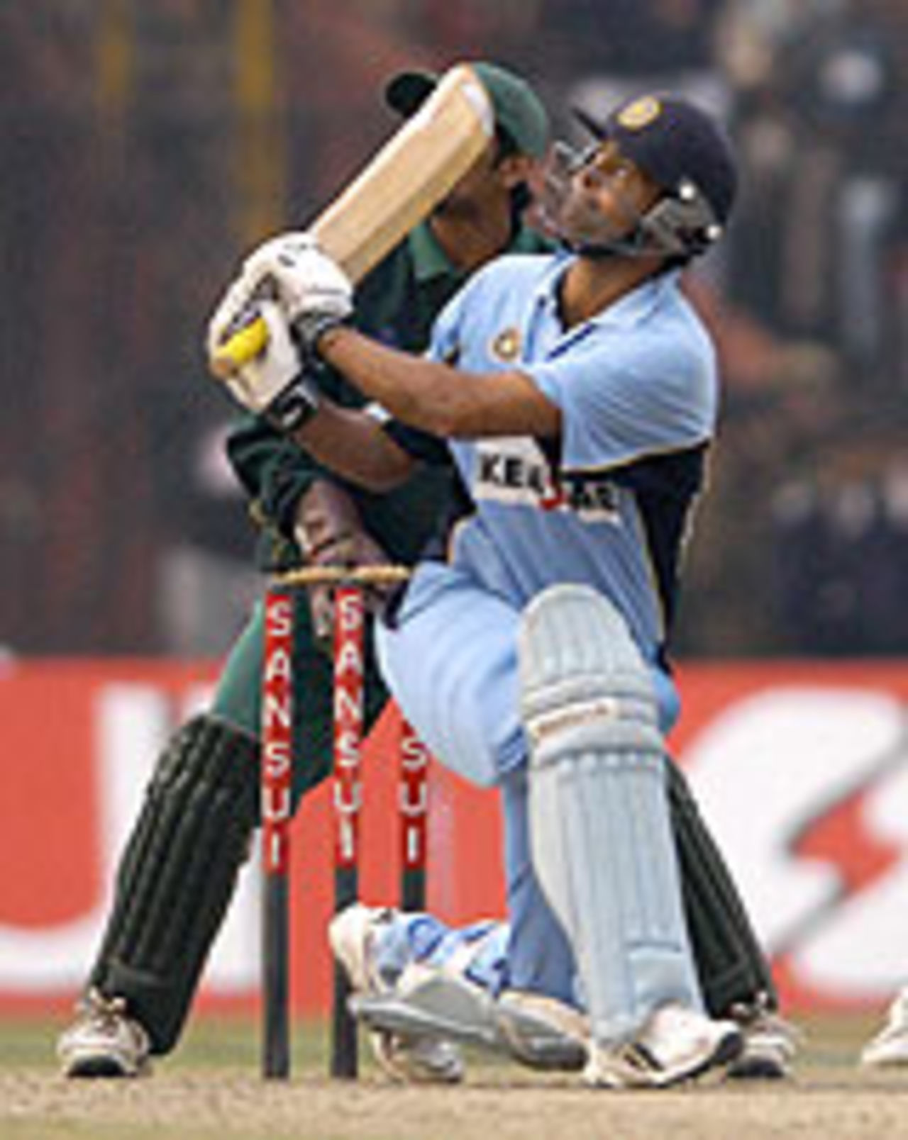 Dinesh Mongia hits out, India A v Pakistan A, December 28, 2003