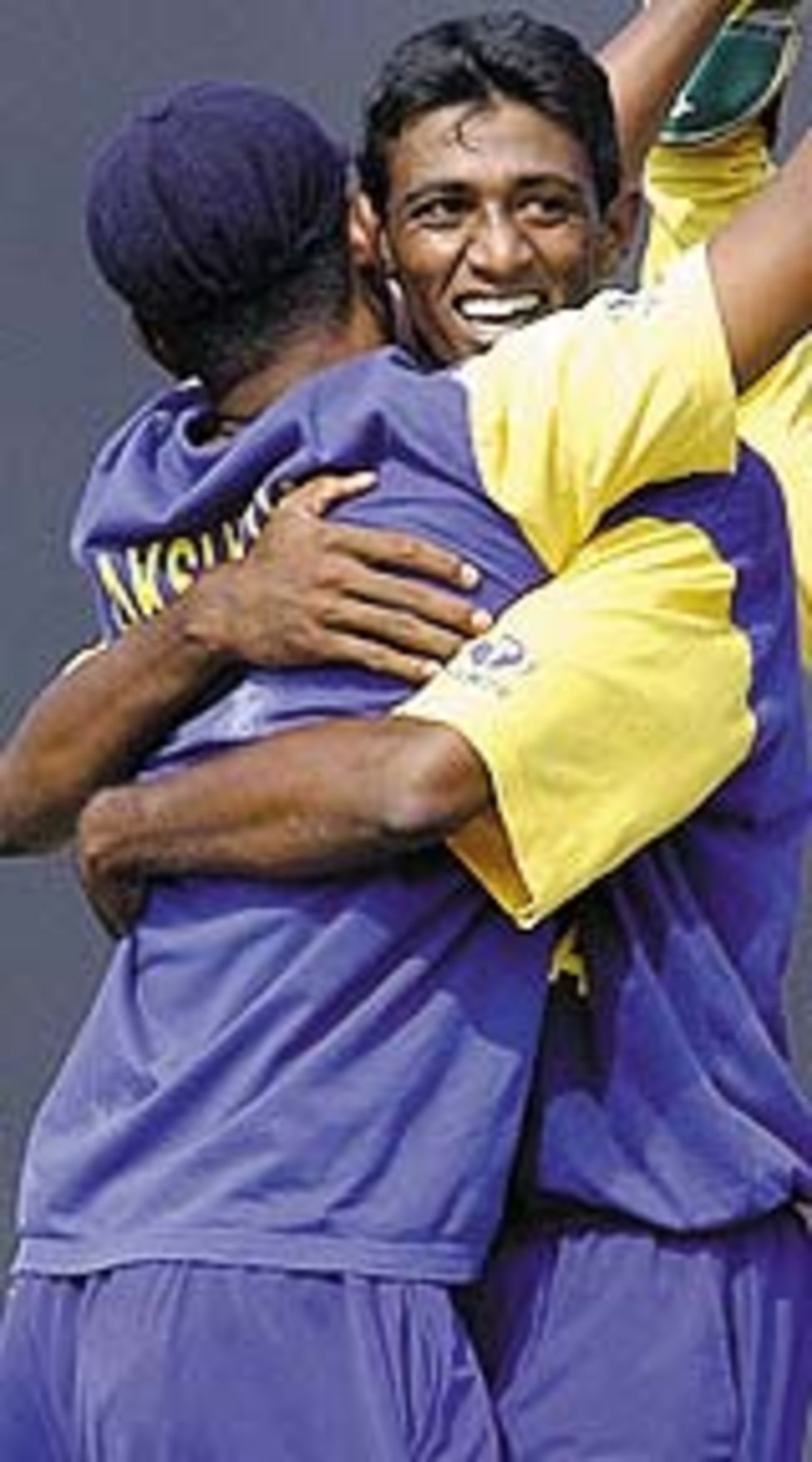 Sri Lankan cricketers celebrate the dismissal of India 'A' batsman Sridharan Sreeram, India A v Sri Lanka A, Final, Kenstar tri-series, Kolkata, 30th December, 2003
