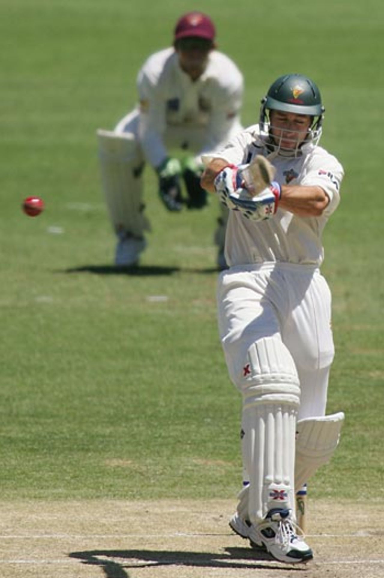 Michael Bevan pulls on his way to 93, Queensland v Tasmania, Pura Cup, Brisbane, December 1 2004