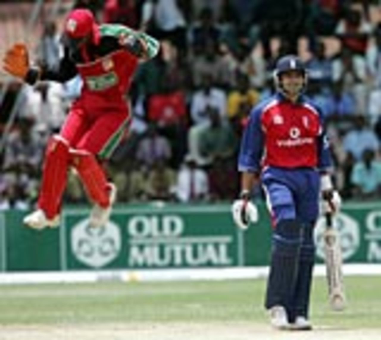 Tatenda Taibu leaps in the air, Zimbabwe v England, second one-day international, Harare, December 1 2004