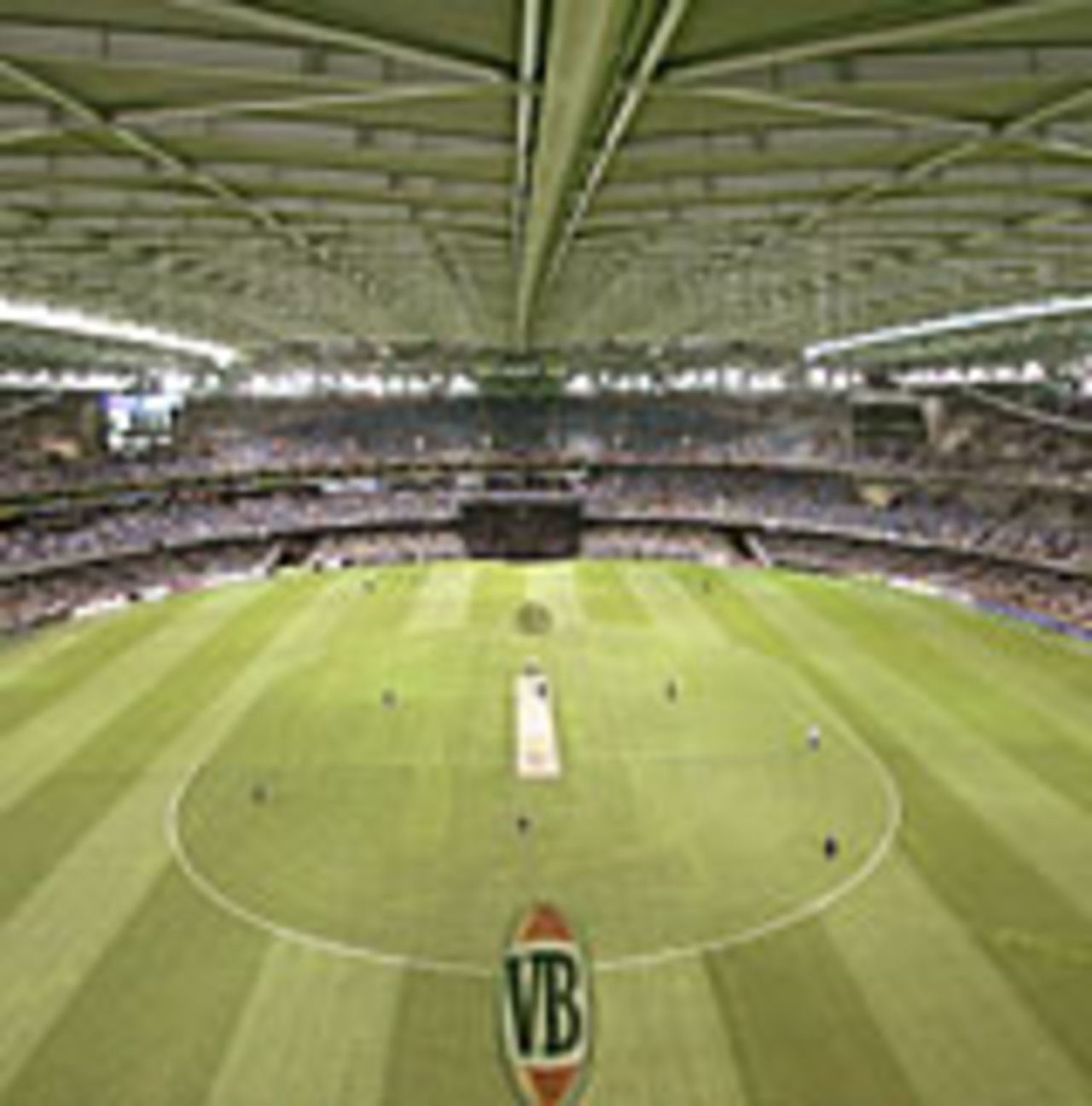 Closed roof at the Telstra Dome, Australia v New Zealand, 1st ODI, Melbourne, December 5 2004