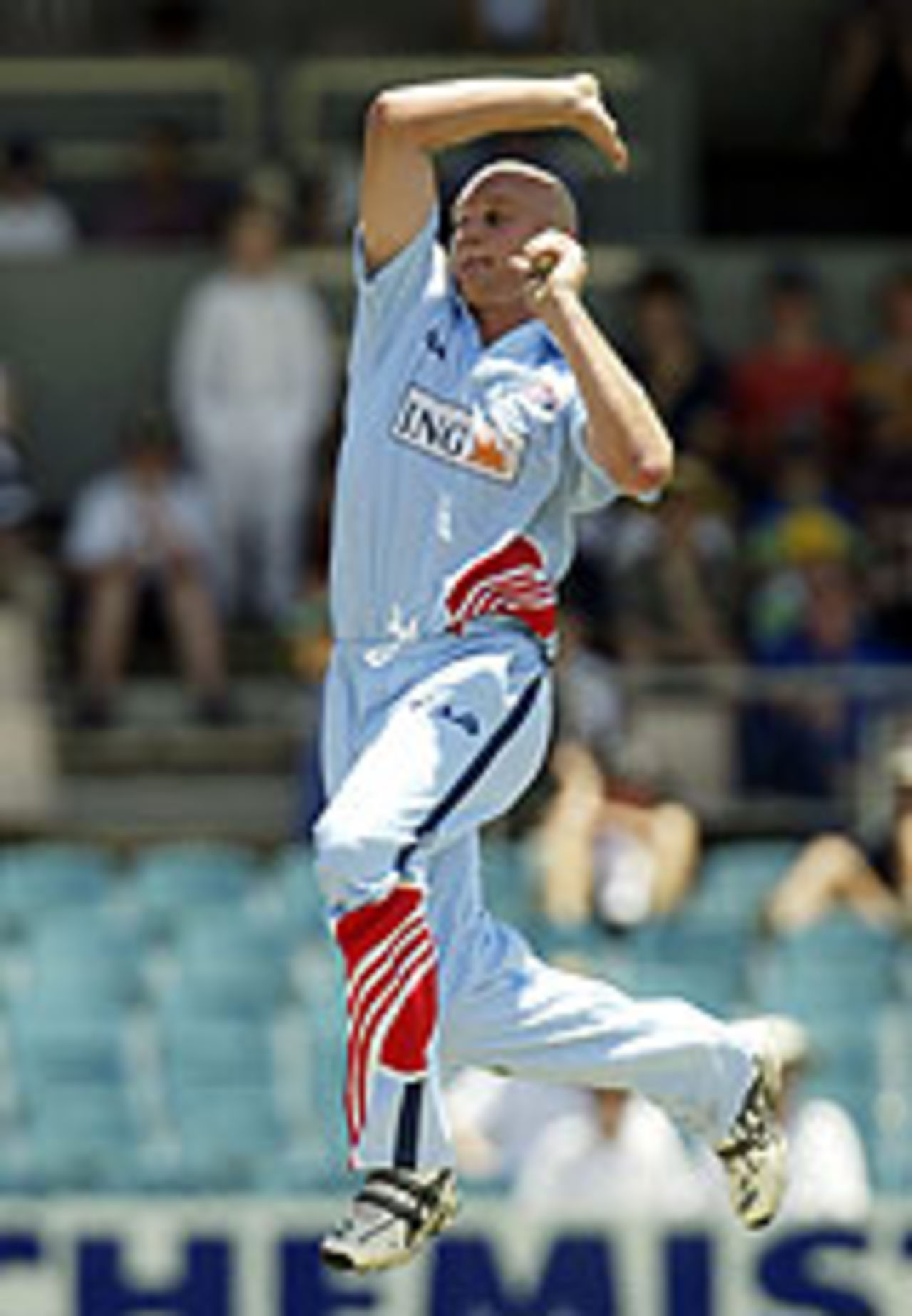 Doug Bollinger in action, New South Wales v South Australia, December 11 2004
