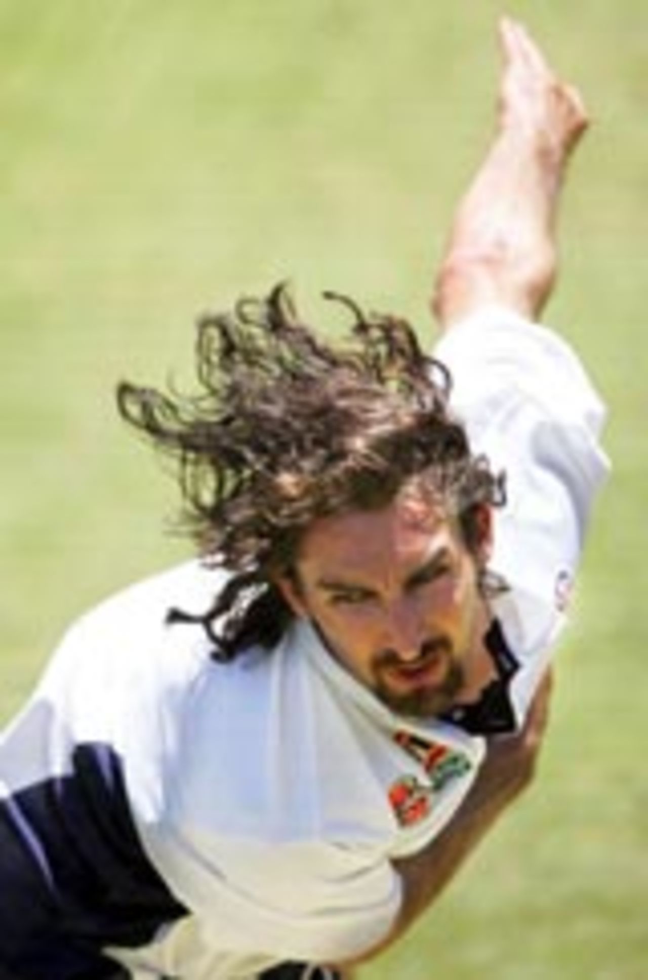Jason Gillespie bowling in the nets at Perth, December 13, 2004