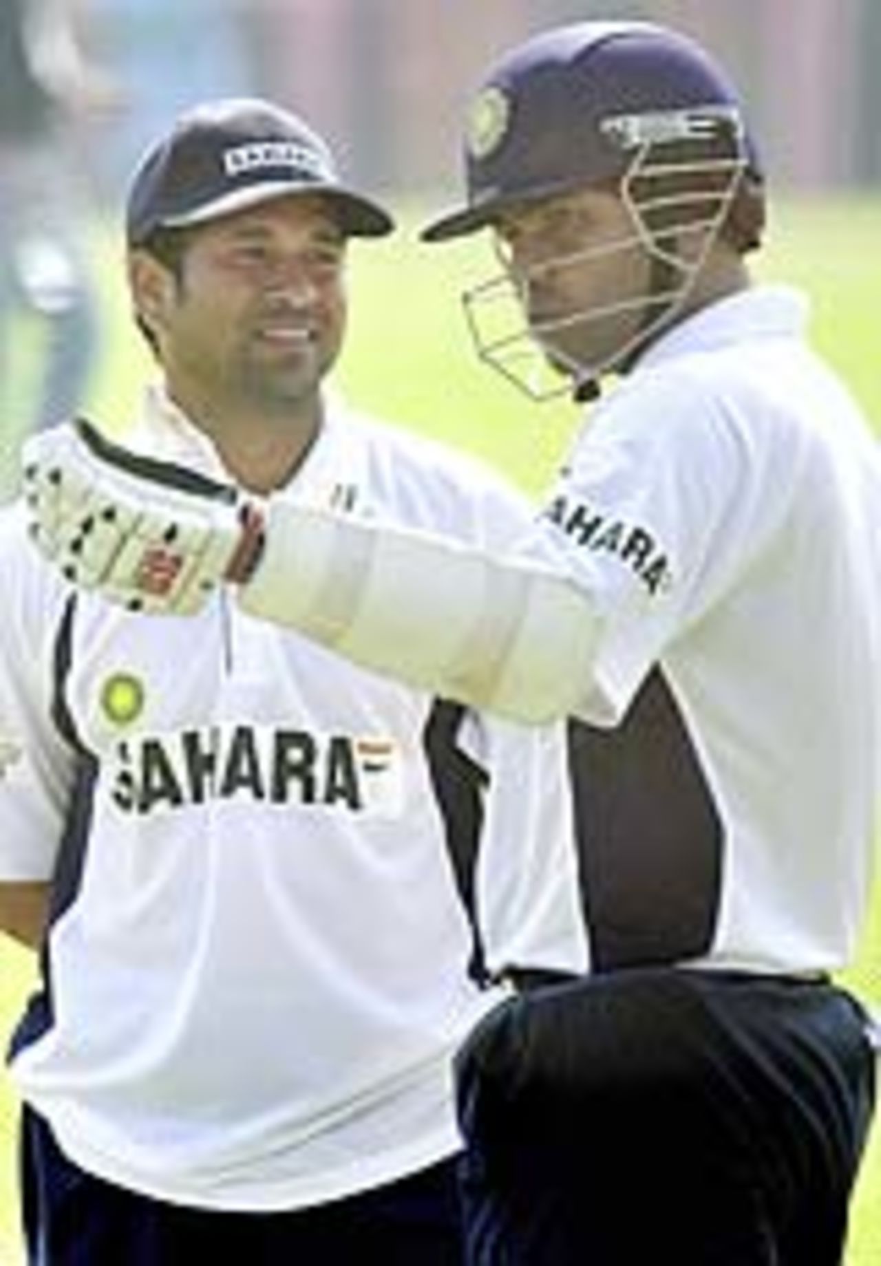 Sachin Tendulkar and Virender Sehwag have a talk, Chittagong, December 16, 2004