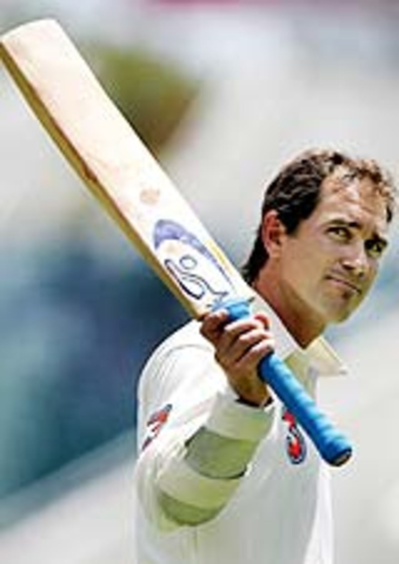 Justin Langer holds his bat aloft, Australia v Pakistan, 1st Test, Perth, December 17, 2004