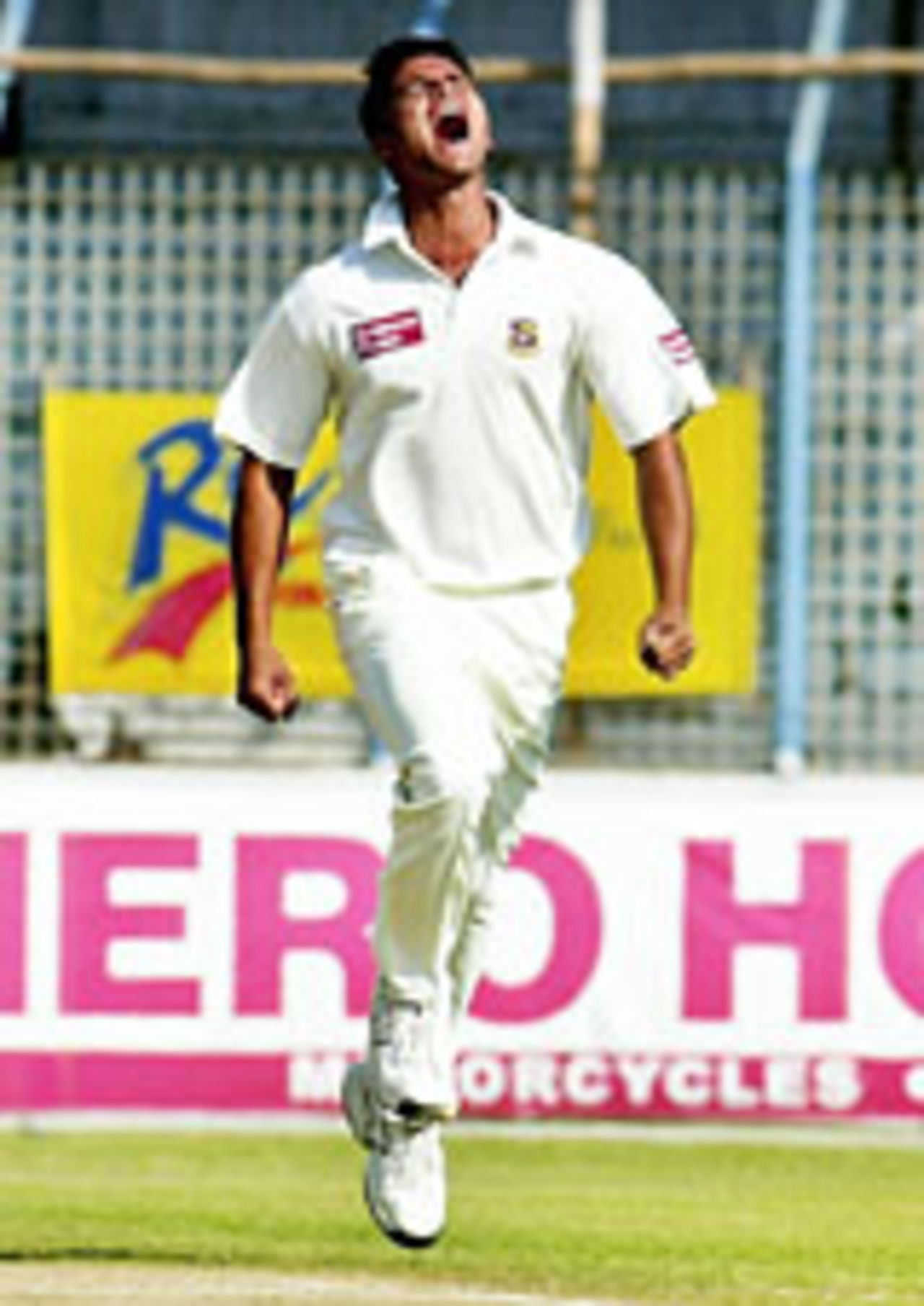 Mashrafe Mortaza is joyous after Tendulkar's dismissal, Bangladesh v India, 2nd day, 2nd Test, Chittagong, December 18 2004