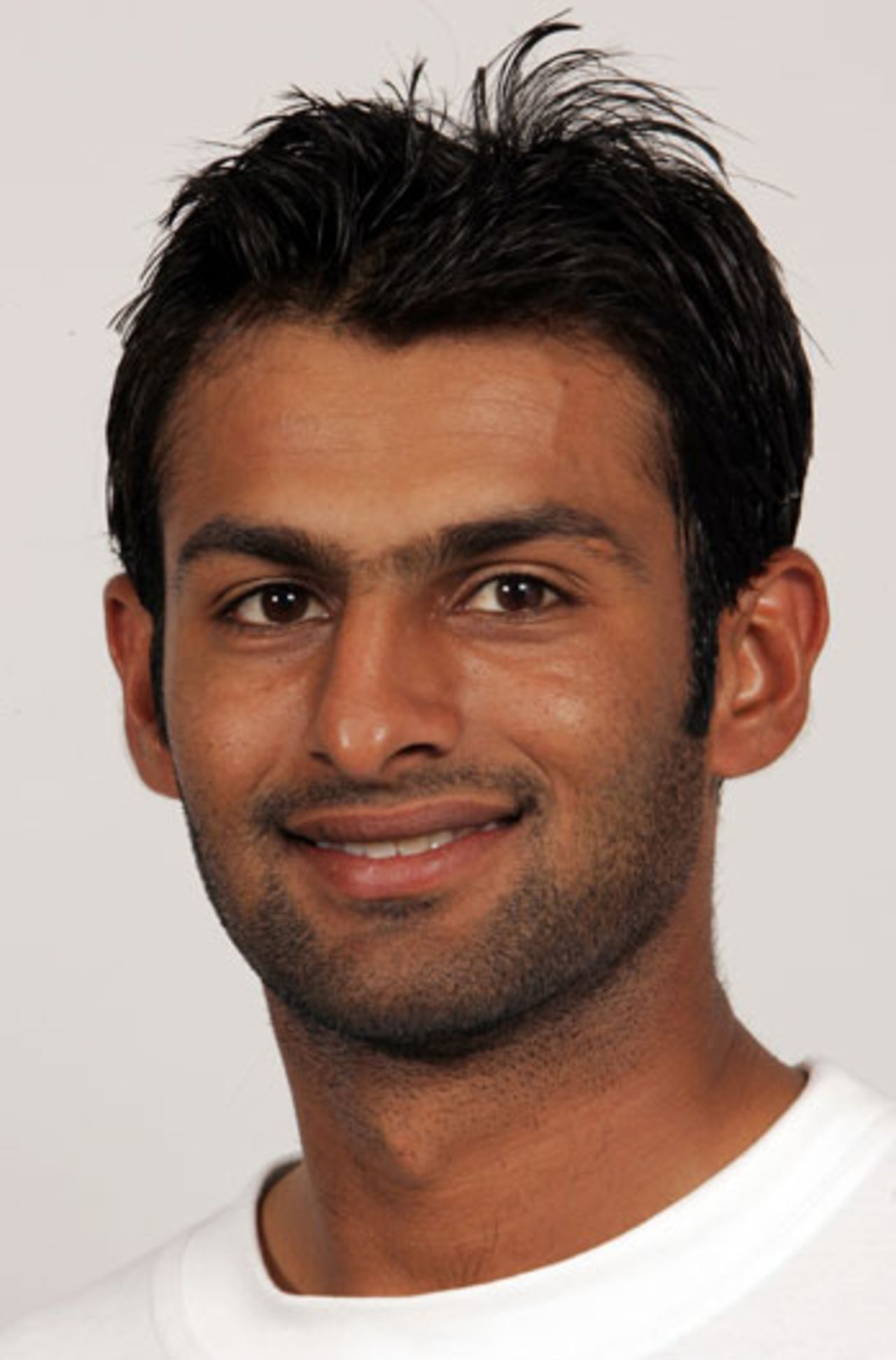Shoaib Malik, portrait, December 15 2004
