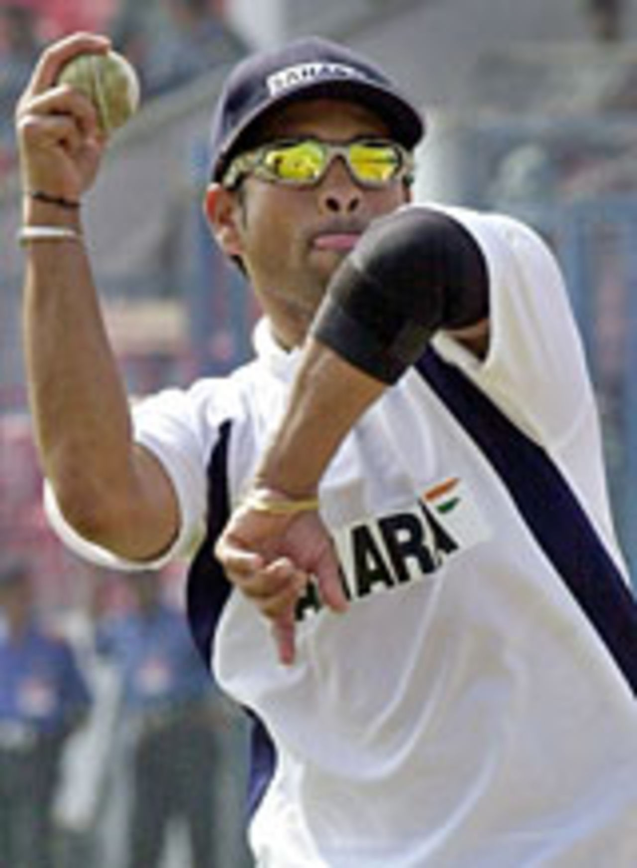 Sachin Tendulkar bowling with shades on in the nets, Chittagong, December 22 2004