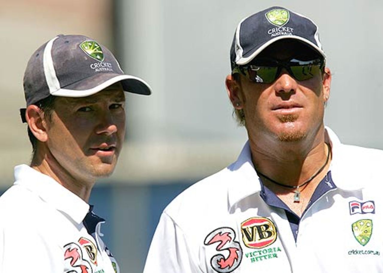 Ricky Ponting and Shane Warne watch practice unfold, December 23, 2004