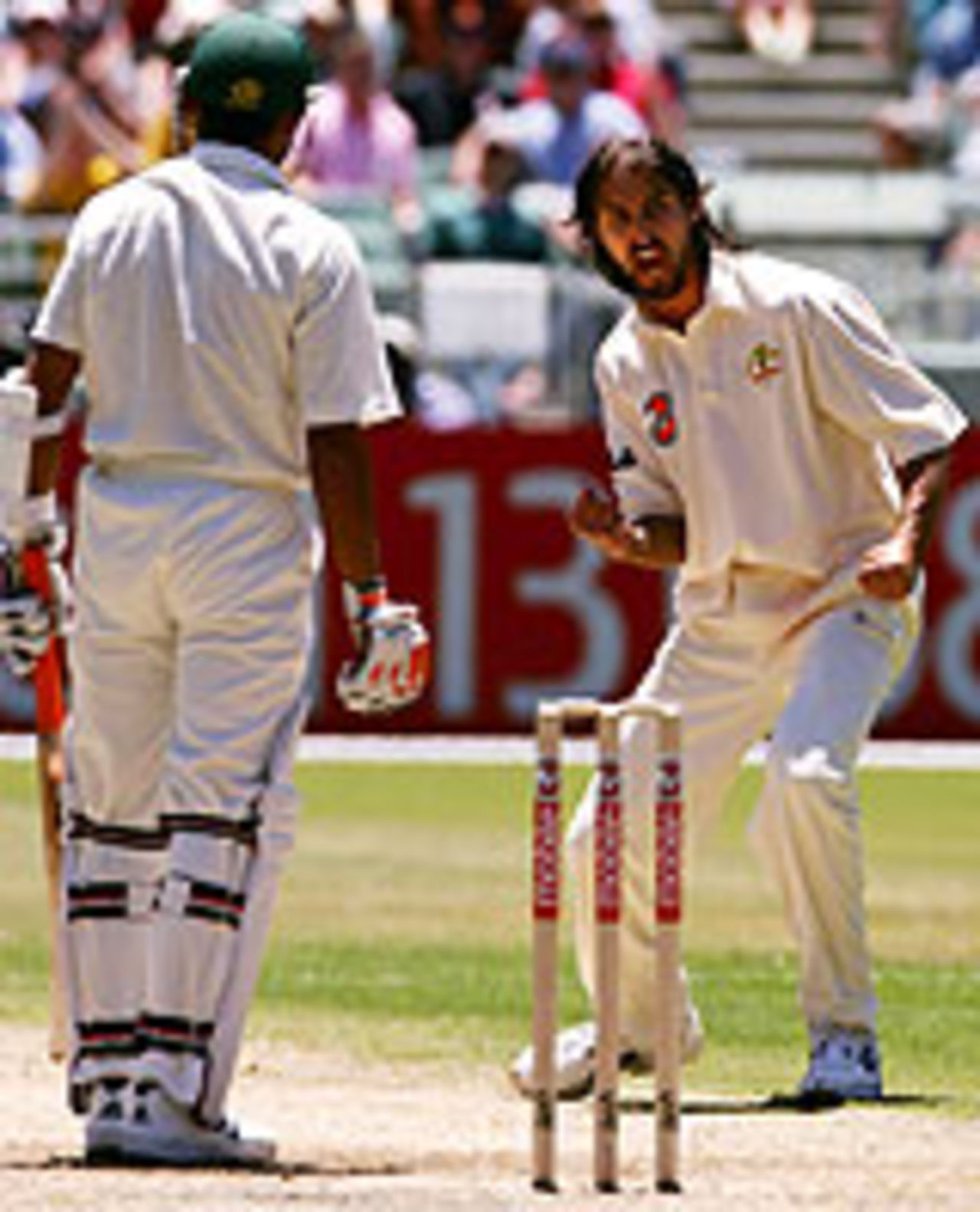 Jason Gillespie celebrates dismissing Yasir Hameed, Australia v Pakistan, 2nd Test,  Melbourne, December 26, 2004