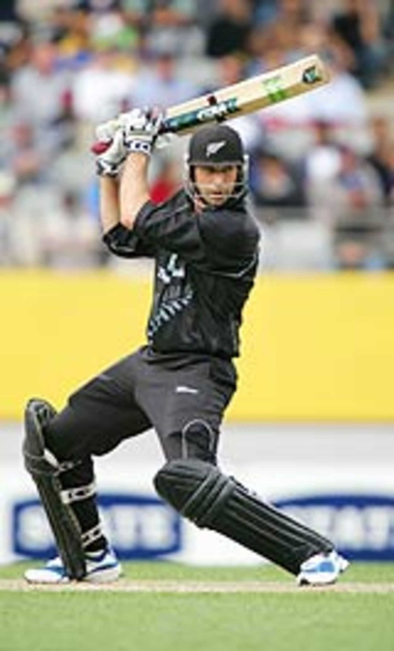 Stephen Fleming drives, New Zealand v Sri Lanka, 1st ODI, Auckland, December 26, 2004
