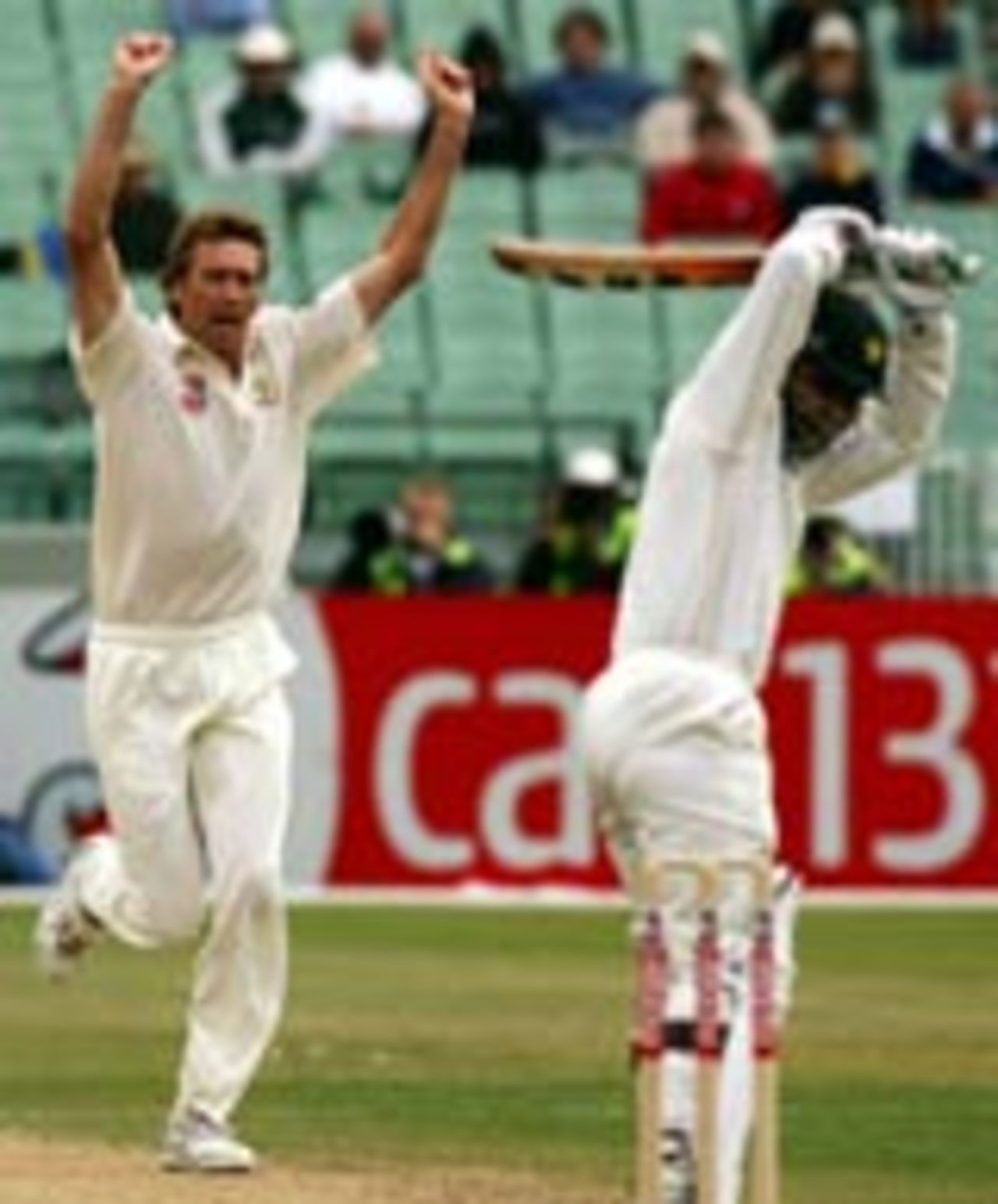 Glenn McGrath celebrates the dismissal of Kamran Akmal, Australia v Pakistan, 2nd Test,  Melbourne, December 27, 2004
