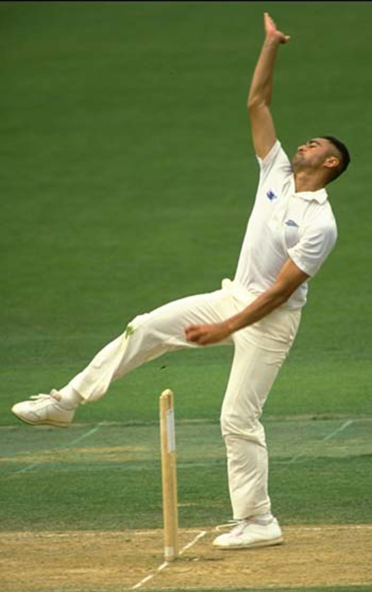 Murphy Su'a bowling against England, January 1992