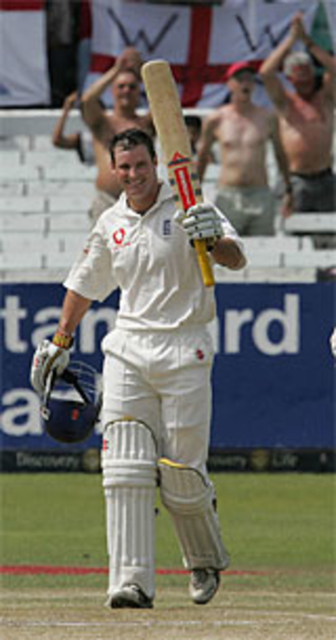 Andrew Strauss celebrates his hundred at Durban on the third day of the second Test, South Africa v England, December 28, 2004