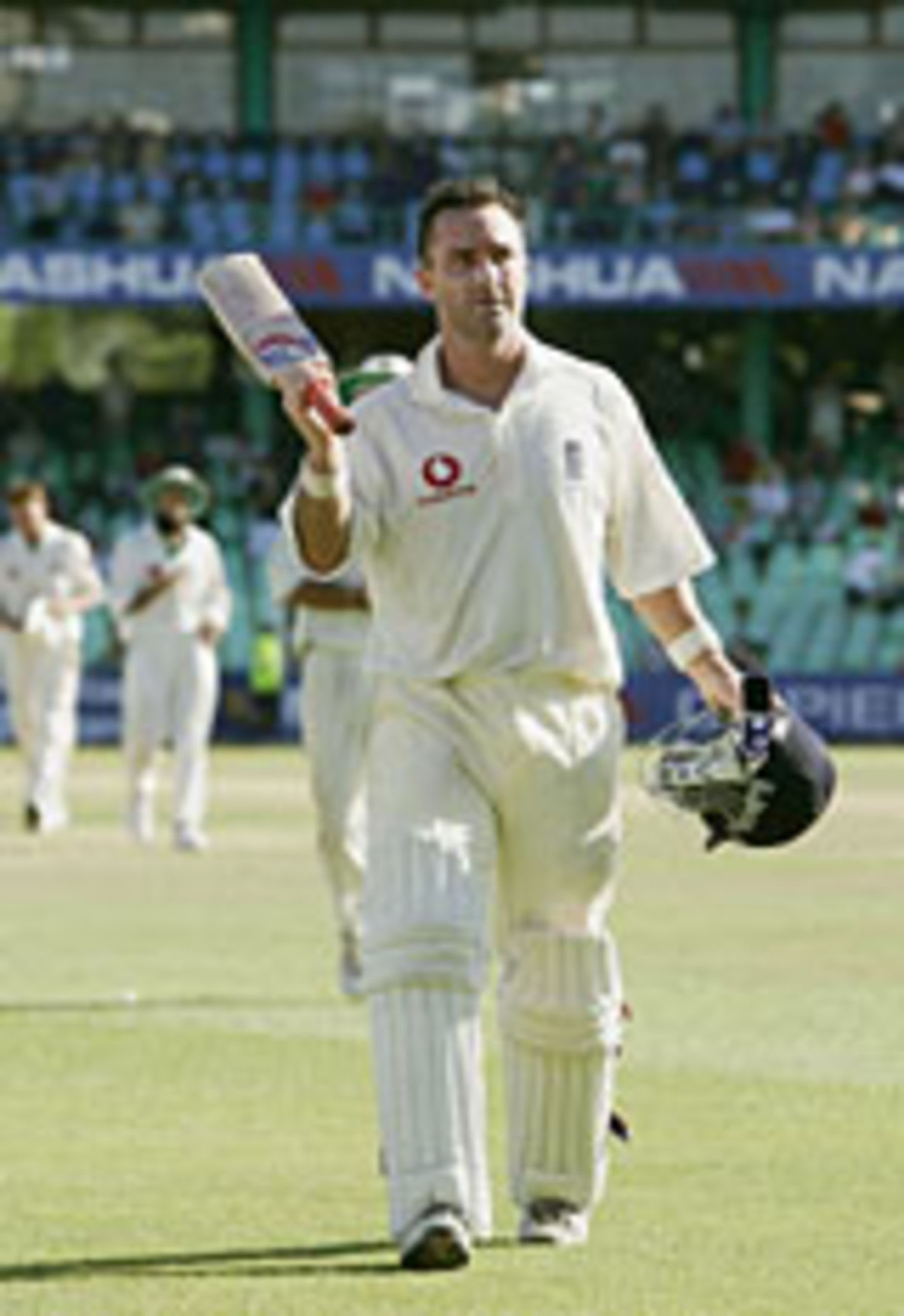 Graham Thorpe soaks up the applause, South Africa v England, 2nd Test, Durban, 4th day, December 29 2004