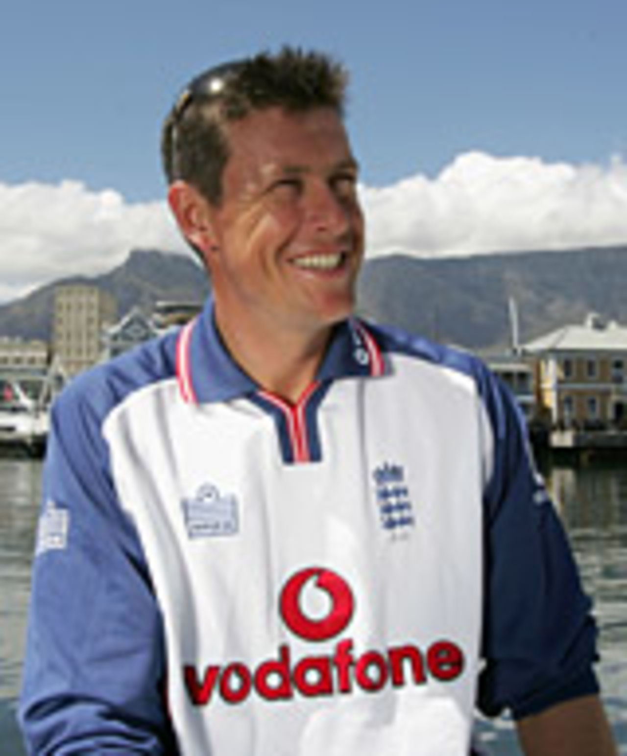 Ashley Giles poses on the V&A Waterfront with Table Mountain in the background, Cape Town, December 31 2004