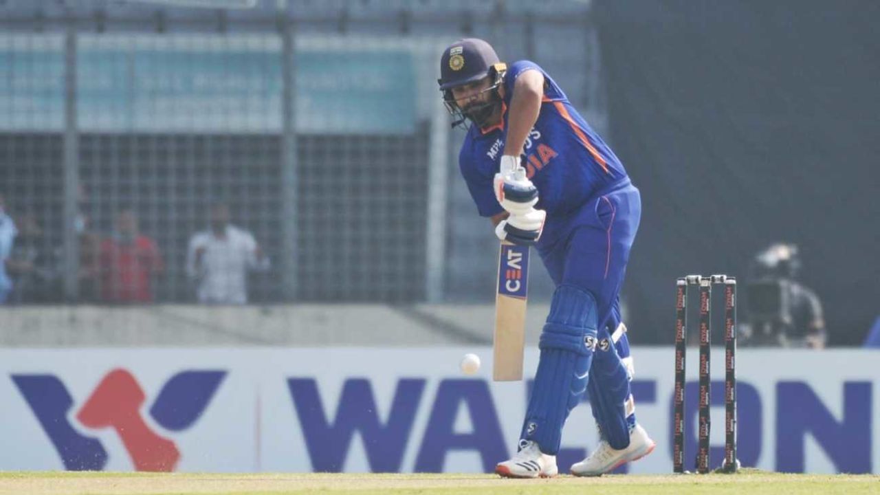 Sri Lankan cricketers practicing at R. Premadasa Stadium in Colombo