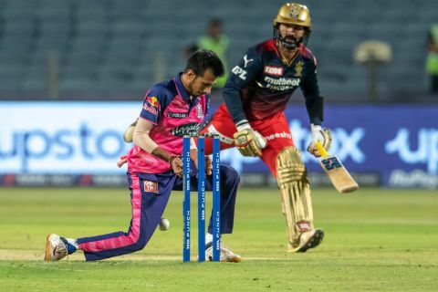 Dinesh Karthik was run out in a bizarre manner, Rajasthan Royals vs Royal Challengers Bangalore, IPL 2022, Pune, April 26, 2022