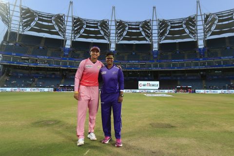 Trailblazers' Smriti Mandhana and Velocity's Deepti Sharma at the toss, Trailblazers vs Velocity, Women's T20 Challenge, Pune, May 26, 2022