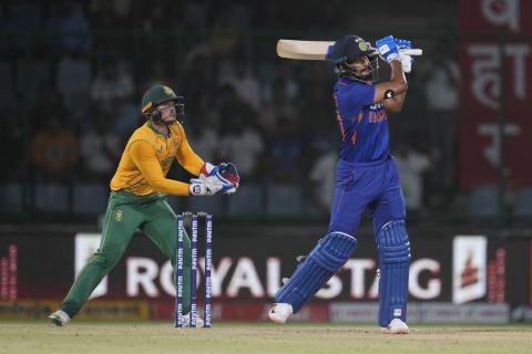 Shreyas Iyer smacks Tabraiz Shamsi for a six, India v South Africa, 1st T20I, Delhi, June 9, 2022