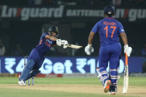 The Smooth Criminal lean by Ishan Kishan, India vs South Africa, 3rd T20I, Visakhapatnam, June 14, 2022