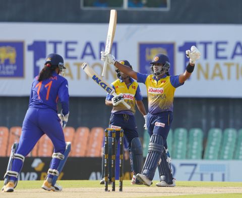 India had no answers to Chamari Athapaththu's assault during her 48-ball 80 not out, Sri Lanka vs India, 3rd women's T20I, Dambulla, June 27, 2022
