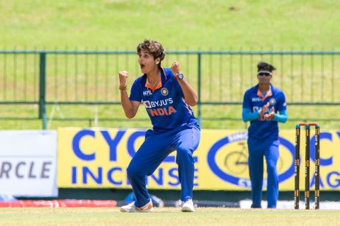 Meghna Singh picked up a couple of wickets including the key scalp of Chamari Athapaththu, Sri Lanka vs India, 2nd women's ODI, Pallekele, July 4, 2022
