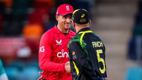 Jos Buttler and Aaron Finch shake hands ahead of the third T20I, Australia vs England, 3rd T20I, Canberra, October 14, 2022