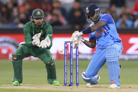 Suryakumar Yadav shapes up for the cut, Bangladesh vs India, ICC Men's T20 World Cup 2022, Adelaide, November 2, 2022
