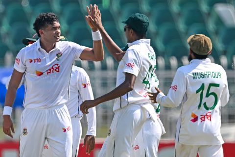 Taskin Ahmed celebrates his first-over strike, Pakistan vs Bangladesh, 2nd Test, Rawalpindi, 2nd day, August 31, 2024